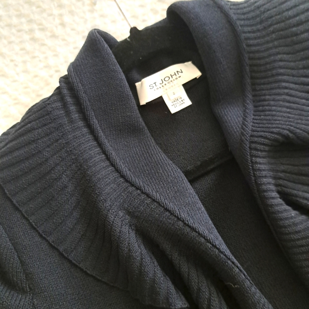 Ruffle edge 3/4 length sweater